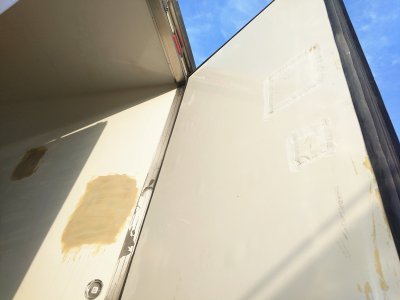 冷藏車的價(jià)格有區(qū)別，原來是在材料上動(dòng)了手腳